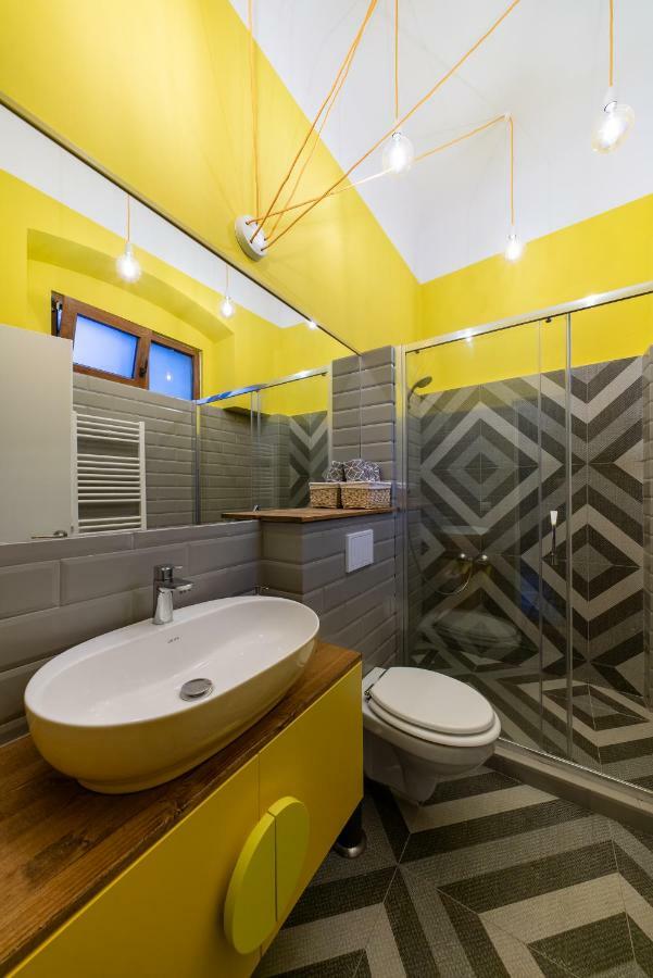 The Yellow Umbrella Studio Cluj-Napoca Extérieur photo