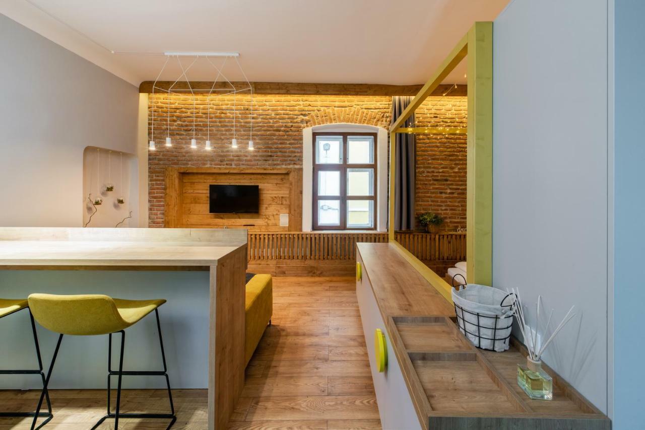 The Yellow Umbrella Studio Cluj-Napoca Extérieur photo
