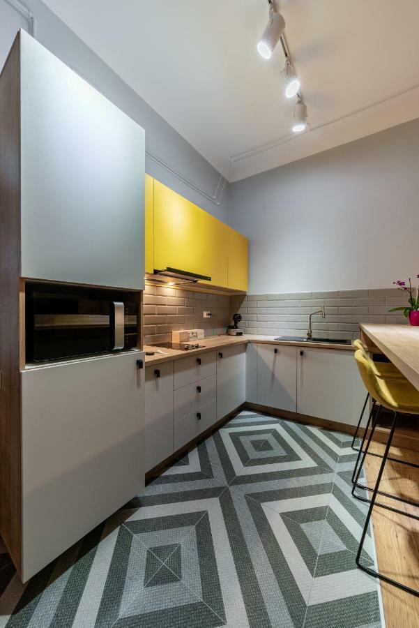 The Yellow Umbrella Studio Cluj-Napoca Extérieur photo