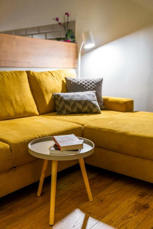 The Yellow Umbrella Studio Cluj-Napoca Extérieur photo