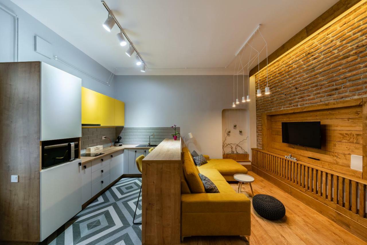 The Yellow Umbrella Studio Cluj-Napoca Extérieur photo