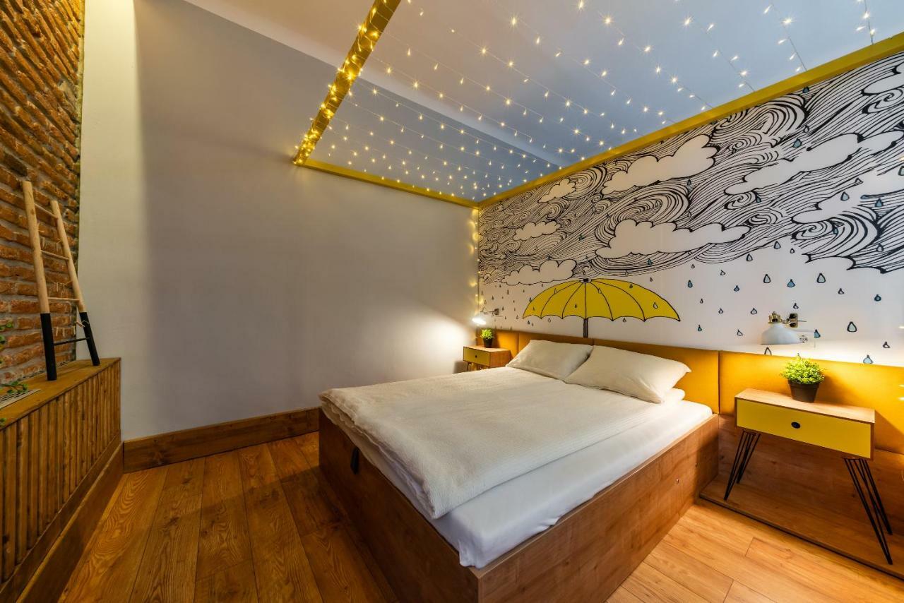 The Yellow Umbrella Studio Cluj-Napoca Extérieur photo